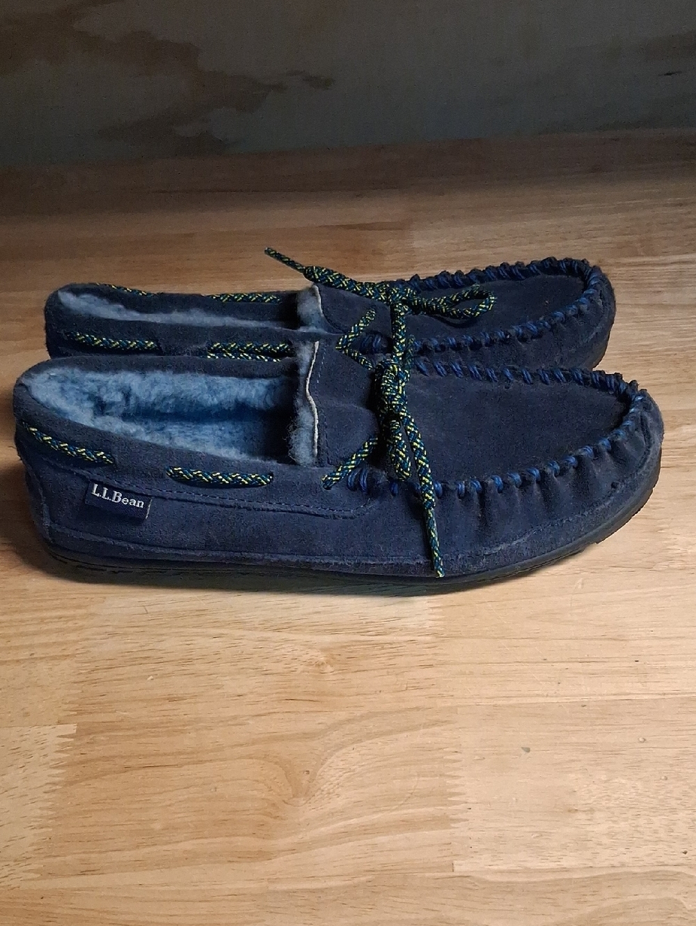 L.L.Bean Kids Size 4 Blue Suede Shearling Moccasins Slipper Shoes